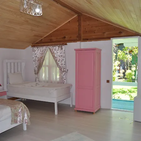 ゲストハウス Bellerofon Çıralı